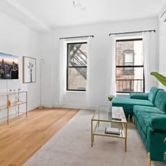 Gorgeous 1BR, Prime Manhattan w/Laundry & Elevator