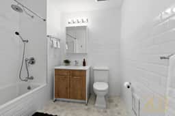 1BR in the Heart of Manhattan w/Laundry & Elevator