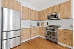 Gorgeous 1BR, Prime Manhattan w/Laundry & Elevator
