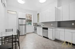 Loft Style X Large 2BR Apartment in Prime Chelsea!