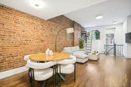 Luxury Prime UES 1BR Duplex Near Central Park - Image 4