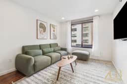 Modern & Mint 2BR Central Park, Laundry, Elevator - Image 3
