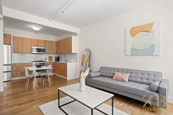 Modern 2BR 2BA Prime Midtown w/ Elevator & Laundry - Image 1
