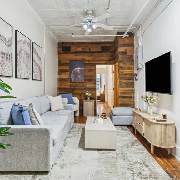 Loft-Style, Full Floor 3BR Flex4 with W/D, Chelsea - Image 1