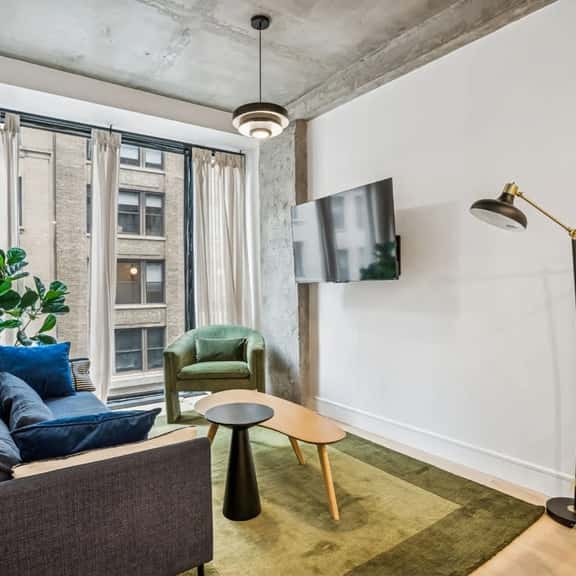 Mint Condition Modern 2BR, WD, Elevator / Chelsea - Image 1