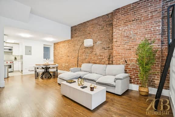 Luxury Prime UES 1BR Duplex Near Central Park - Image 5