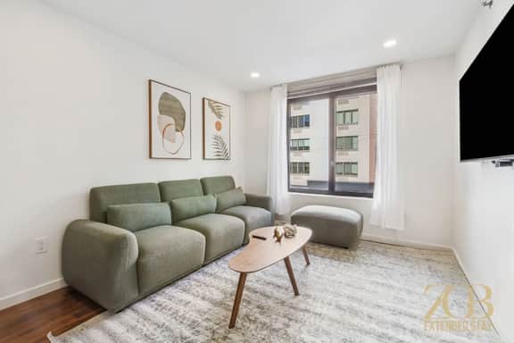 Modern & Mint 2BR Central Park, Laundry, Elevator - Image 3
