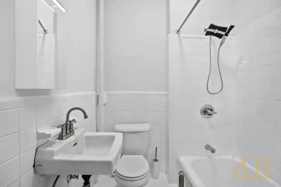 Newly Renovated Stunning Large 2BR in Chelsea!