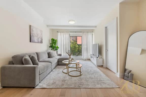 West Village, Renovated! 3BR/2BA Private Terrace 