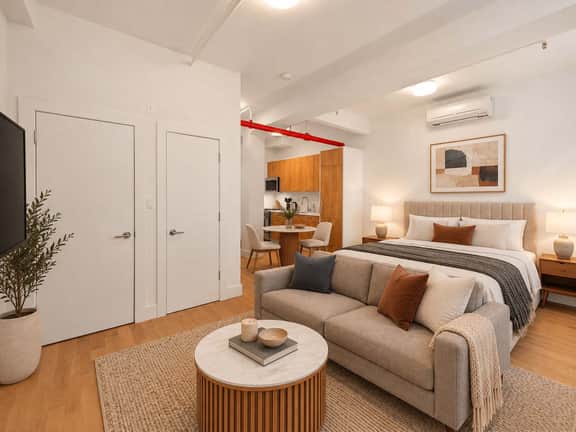 Modern Renovated Studio Apt - Elevator and Laundry - Image 3