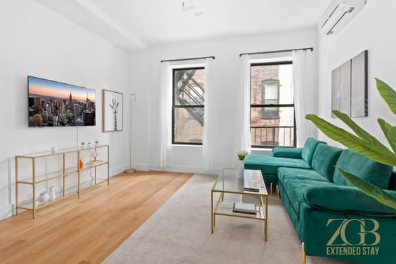 Gorgeous 1BR, Prime Manhattan w/Laundry & Elevator - Image 1