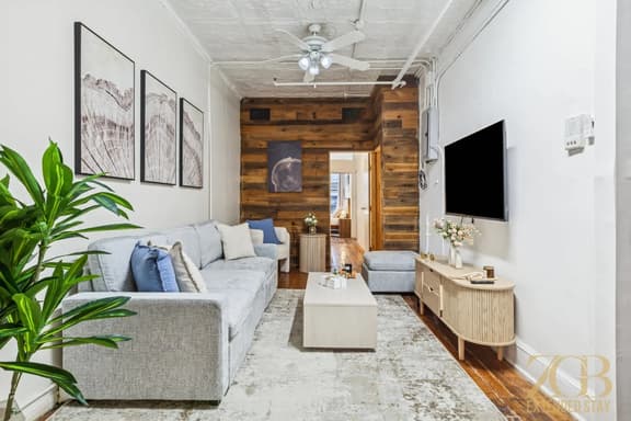 Loft-Style, Full Floor 3BR Flex4 with W/D, Chelsea
