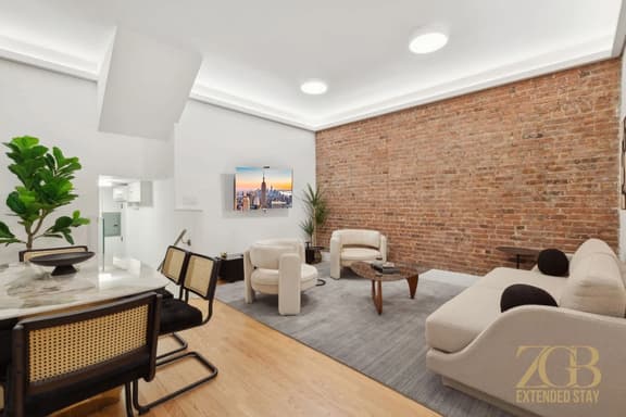 Luxury King Size 1BR, Renovated UES, Central Park - Image 1